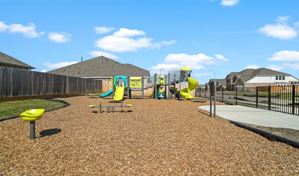 12114 St Augustine Drive Mont Belvieu, TX 77535
