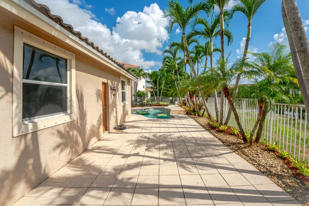 5649 NW 106TH WAY Coral Springs, FL 33076
