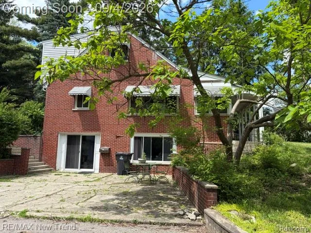8715 Wayne Road Westland City, MI 48185