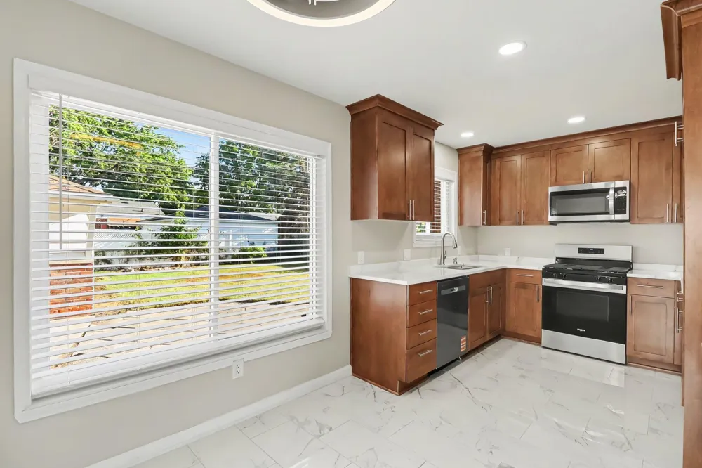 4813 Lutz Drive Warren City, MI 48092