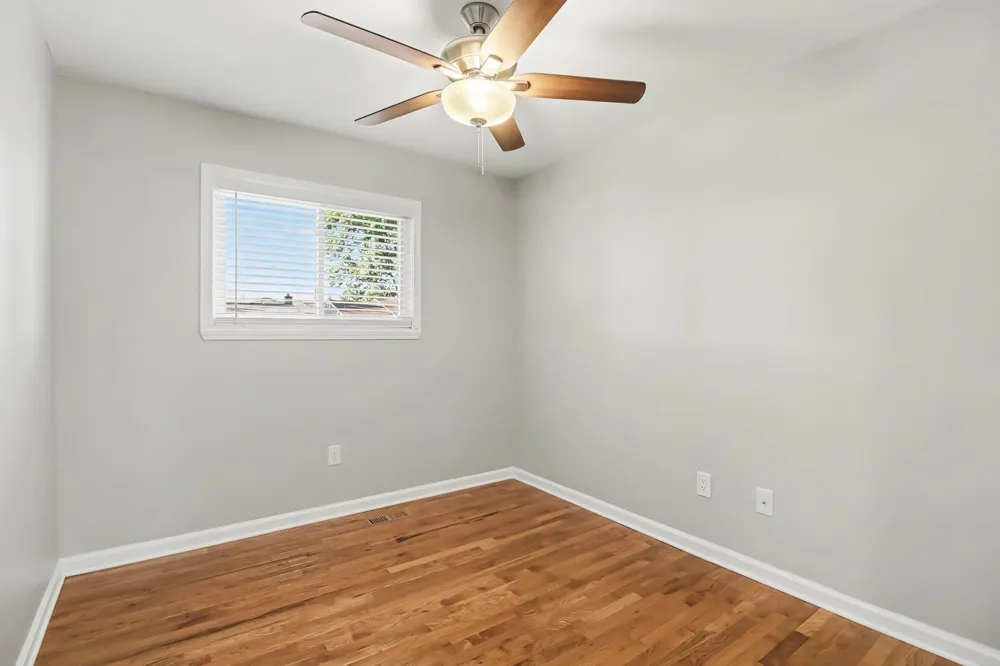 4813 Lutz Drive Warren City, MI 48092