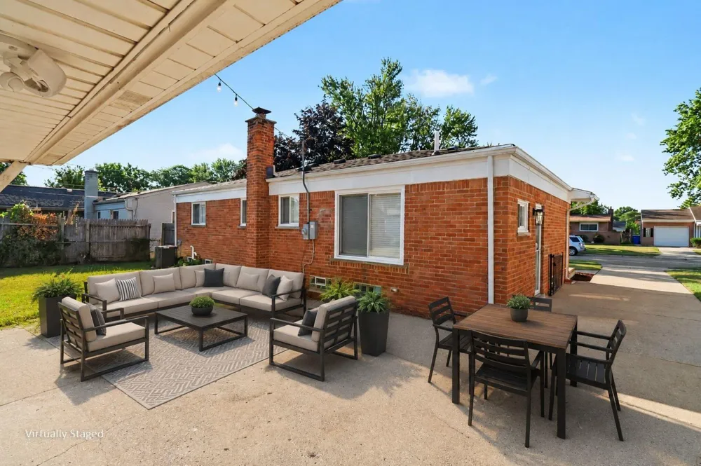 4813 Lutz Drive Warren City, MI 48092