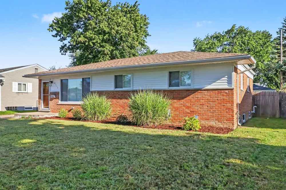 4813 Lutz Drive Warren City, MI 48092
