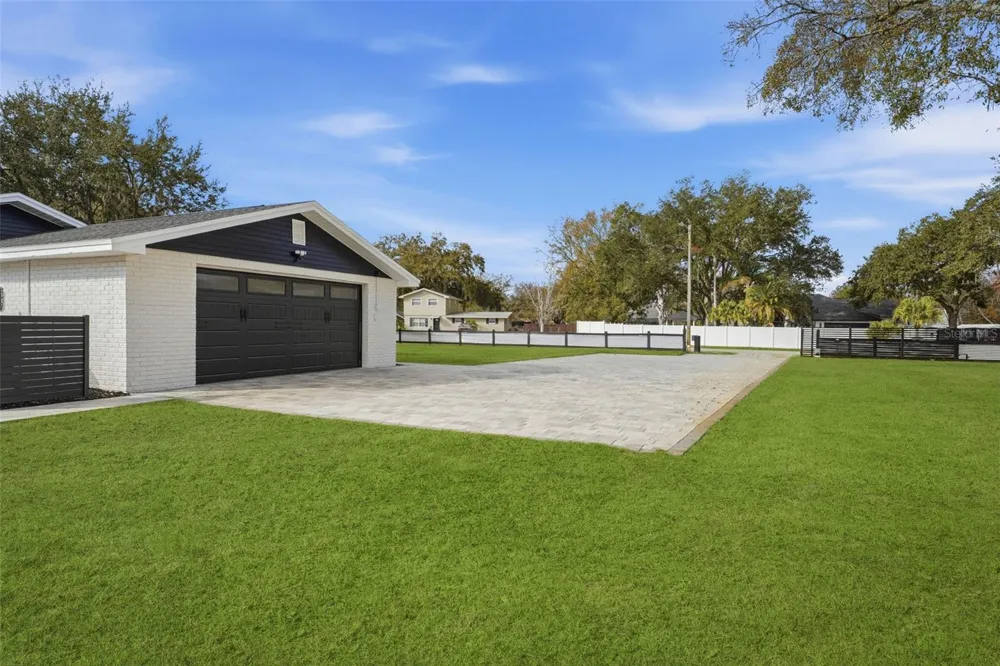 2338 MEADOWBROOK DRIVE Lutz, FL 33558