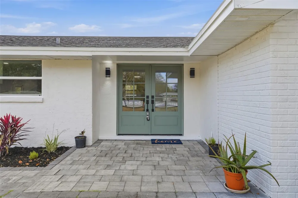 2338 MEADOWBROOK DRIVE Lutz, FL 33558