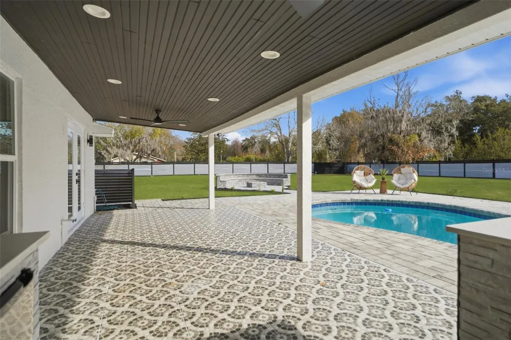 2338 MEADOWBROOK DRIVE Lutz, FL 33558