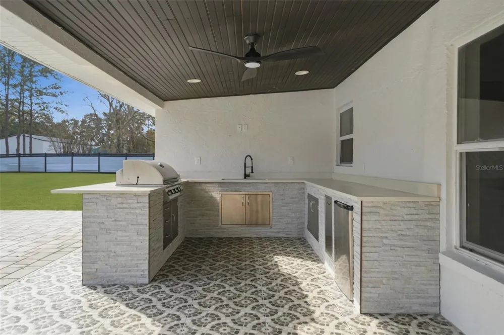 2338 MEADOWBROOK DRIVE Lutz, FL 33558