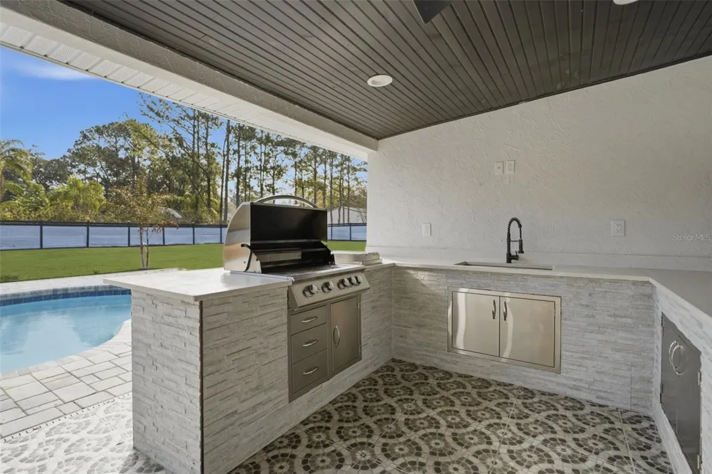 2338 MEADOWBROOK DRIVE Lutz, FL 33558