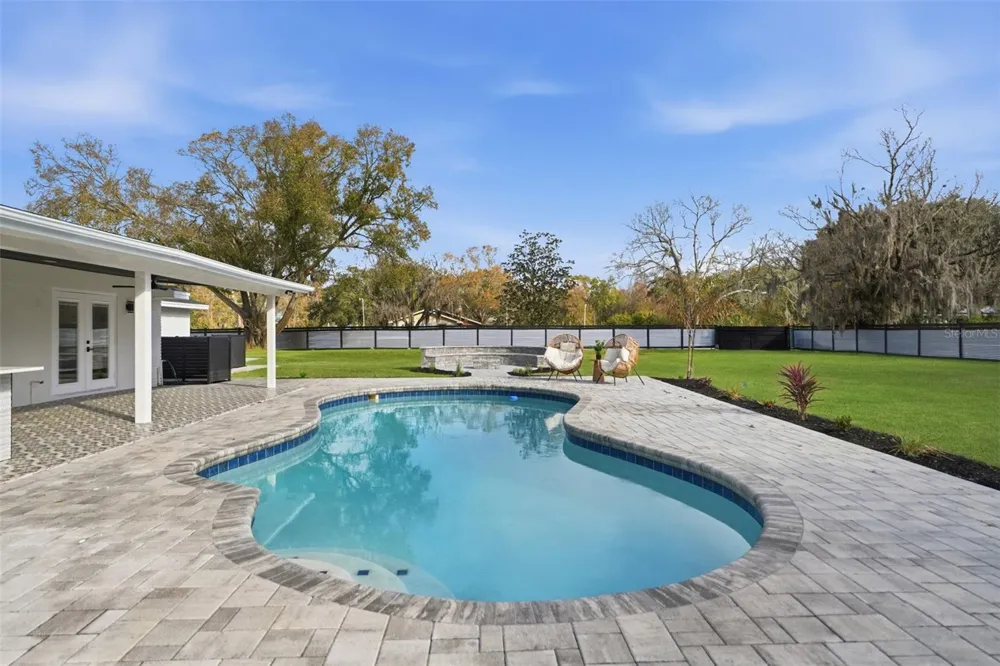 2338 MEADOWBROOK DRIVE Lutz, FL 33558
