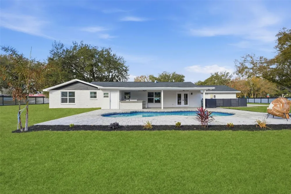 2338 MEADOWBROOK DRIVE Lutz, FL 33558