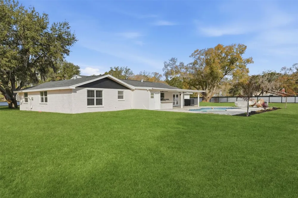 2338 MEADOWBROOK DRIVE Lutz, FL 33558