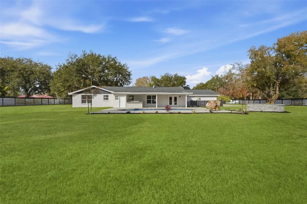 2338 MEADOWBROOK DRIVE Lutz, FL 33558