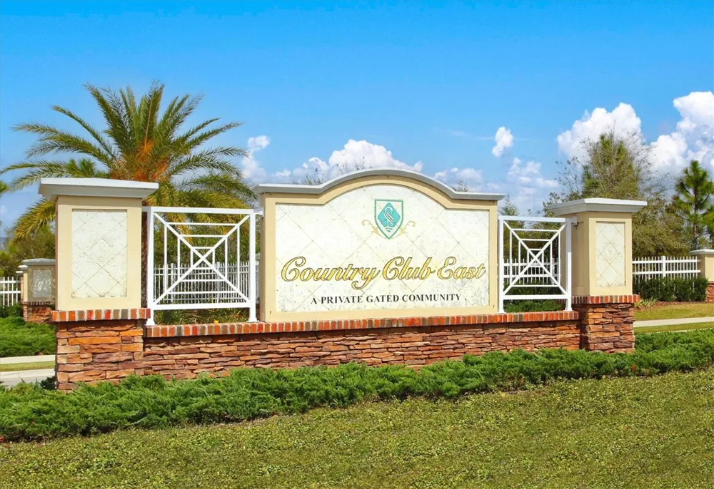 7118 WESTHILL COURT Bradenton, FL 34202