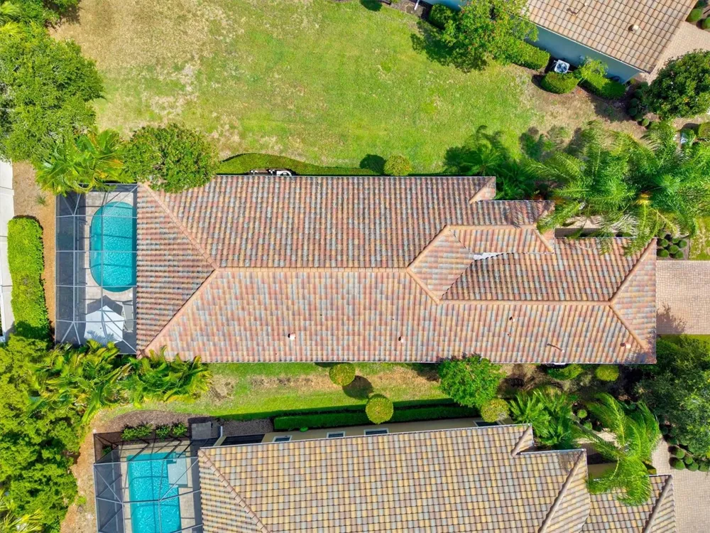 7118 WESTHILL COURT Bradenton, FL 34202