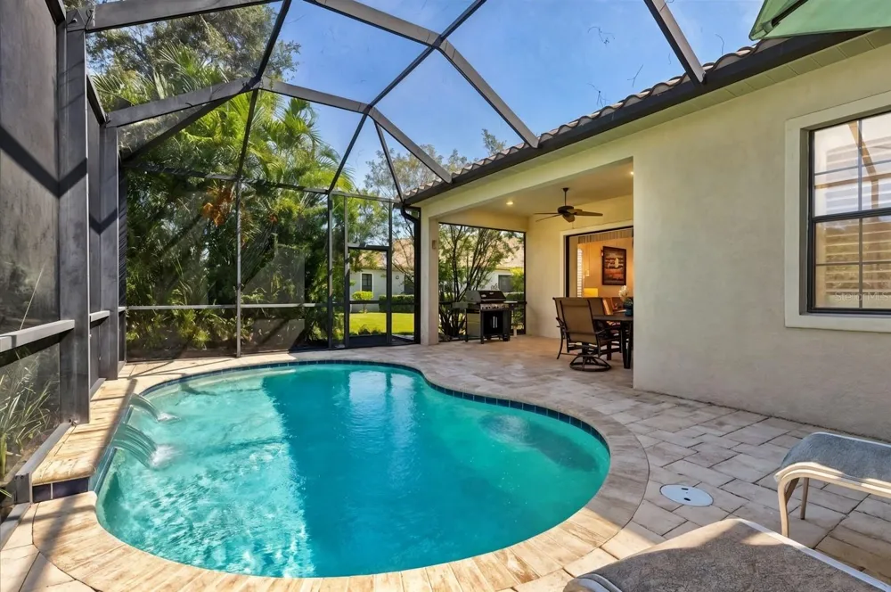 7118 WESTHILL COURT Bradenton, FL 34202