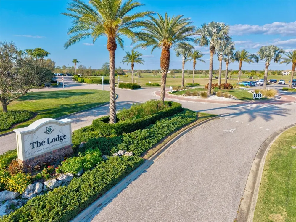 7118 WESTHILL COURT Bradenton, FL 34202
