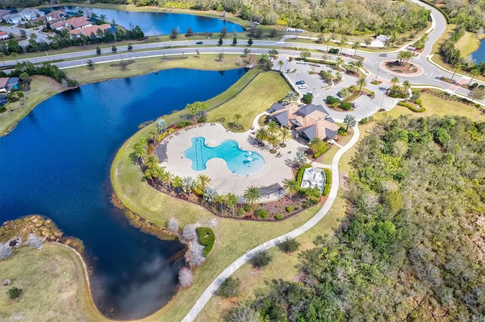 7118 WESTHILL COURT Bradenton, FL 34202