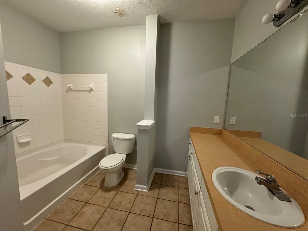 12831 MADISON POINTE CIRCLE #104 Orlando, FL 32821