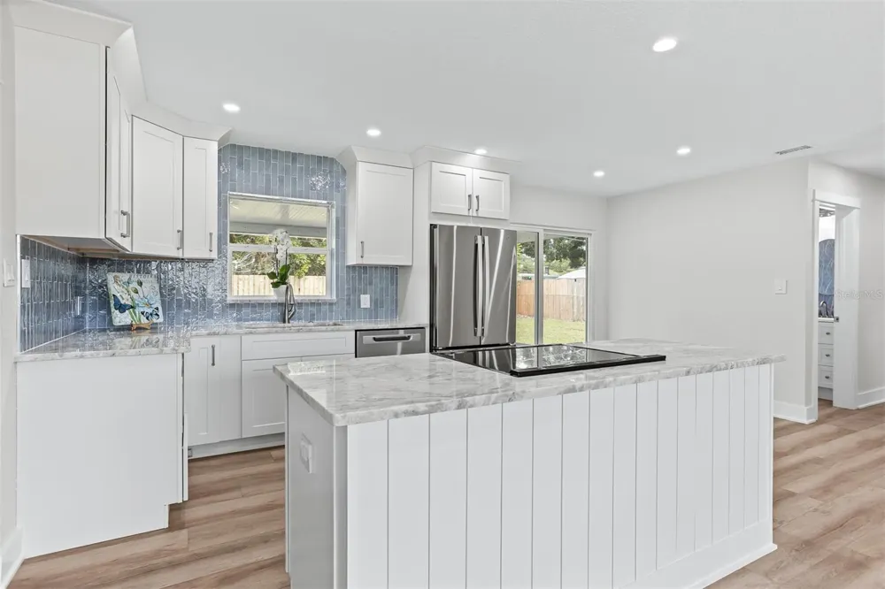 3332 70TH LANE St Petersburg, FL 33710
