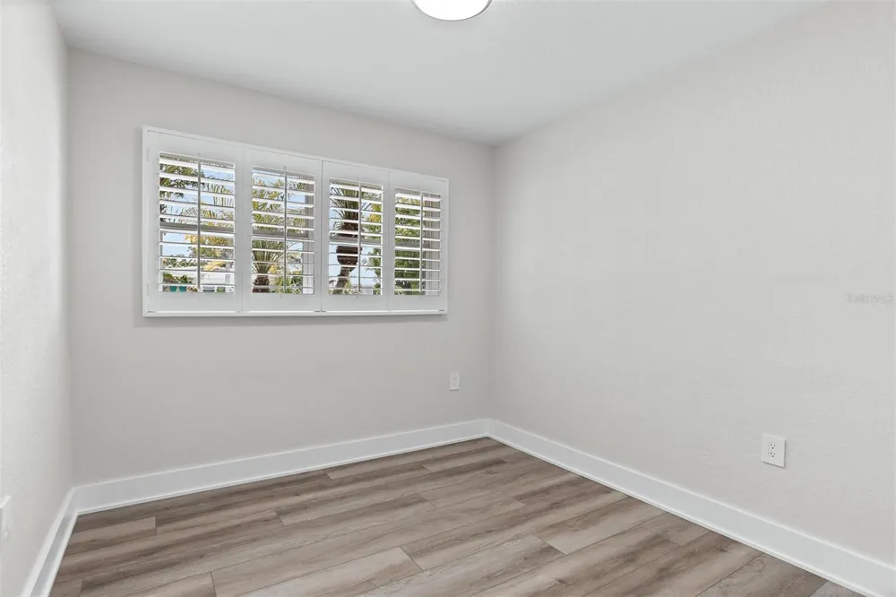 3332 70TH LANE St Petersburg, FL 33710