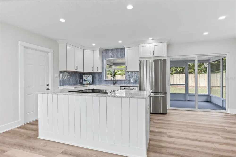 3332 70TH LANE St Petersburg, FL 33710