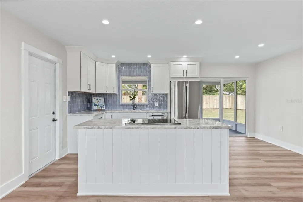 3332 70TH LANE St Petersburg, FL 33710