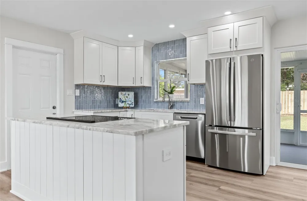 3332 70TH LANE St Petersburg, FL 33710