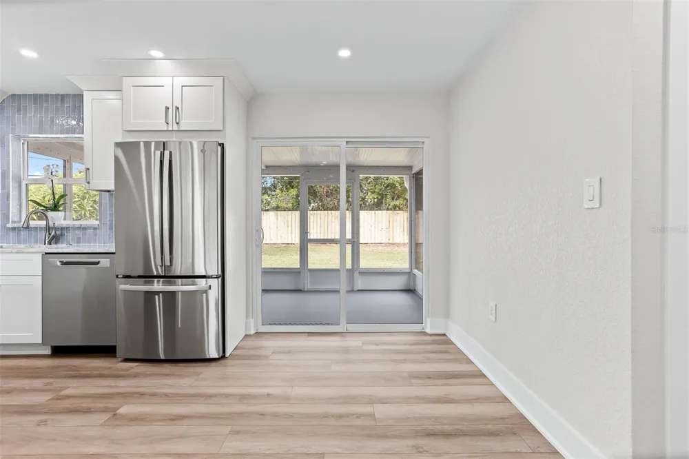 3332 70TH LANE St Petersburg, FL 33710
