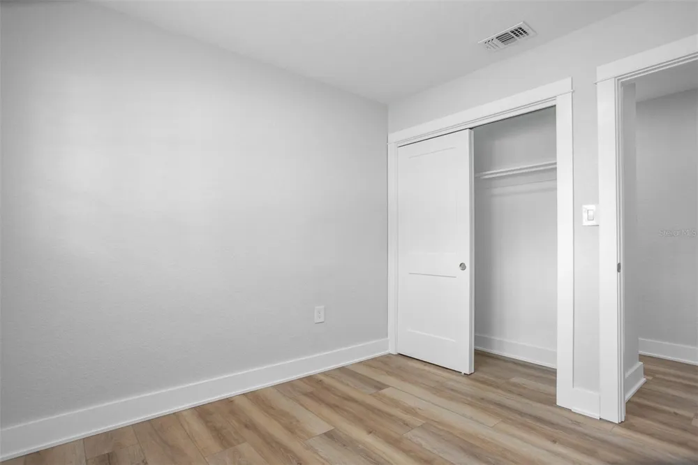 3332 70TH LANE St Petersburg, FL 33710