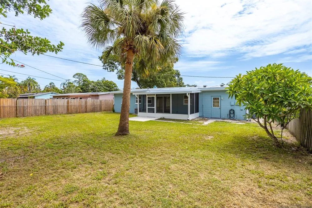 3332 70TH LANE St Petersburg, FL 33710