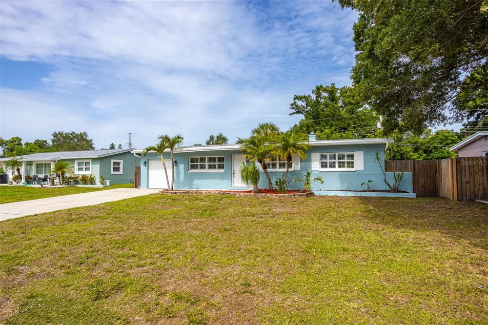 3332 70TH LANE St Petersburg, FL 33710