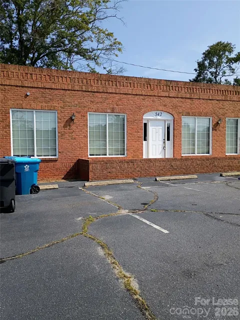 542 Oak Street