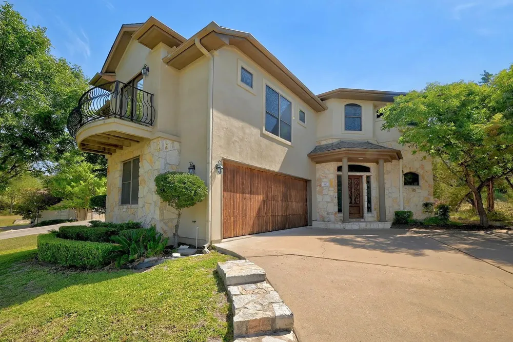 101 Cheerful Court Lakeway, TX 78734