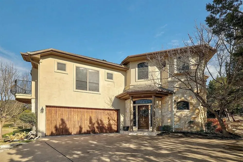 101 Cheerful Court Lakeway, TX 78734