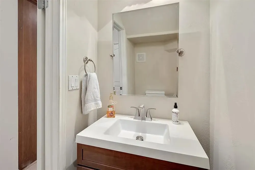 101 Cheerful Court Lakeway, TX 78734