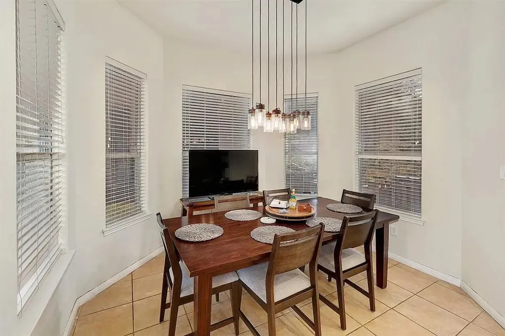101 Cheerful Court Lakeway, TX 78734