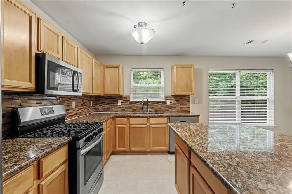 579 Ironstone Drive Fairburn, GA 30213