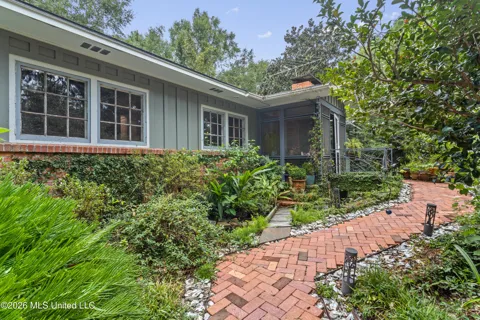 1238 Iberville Drive