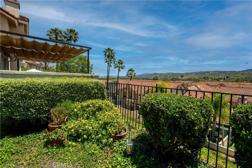 650 Ivywood Lane #E Simi Valley, CA 93065