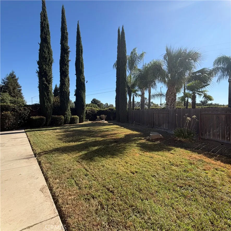 1495 Davenport Merced, CA 95340