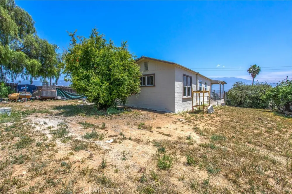 12190 Gladys Yucaipa, CA 92399