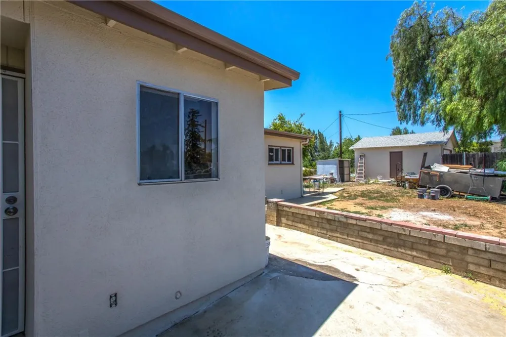12190 Gladys Yucaipa, CA 92399
