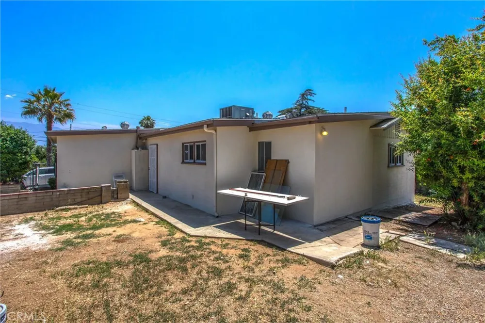 12190 Gladys Yucaipa, CA 92399