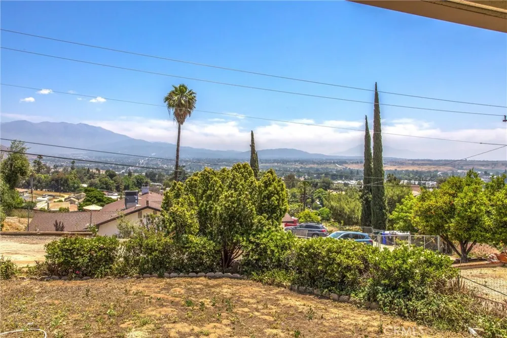 12190 Gladys Yucaipa, CA 92399