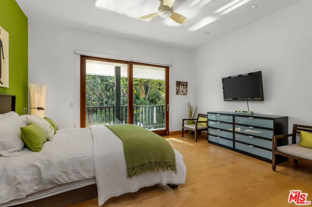 9203 Robin Drive Los Angeles, CA 90069