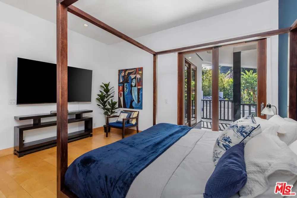 9203 Robin Drive Los Angeles, CA 90069
