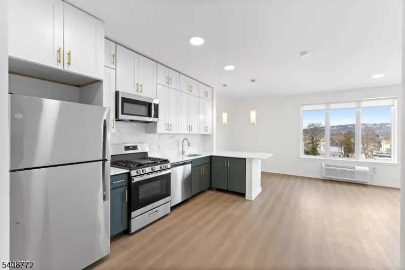 321 E 3rd St #332 Unit 332 Plainfield City, NJ 07060