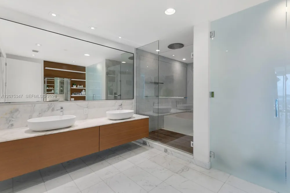 10201 Collins Ave #907 Bal Harbour, FL 33154