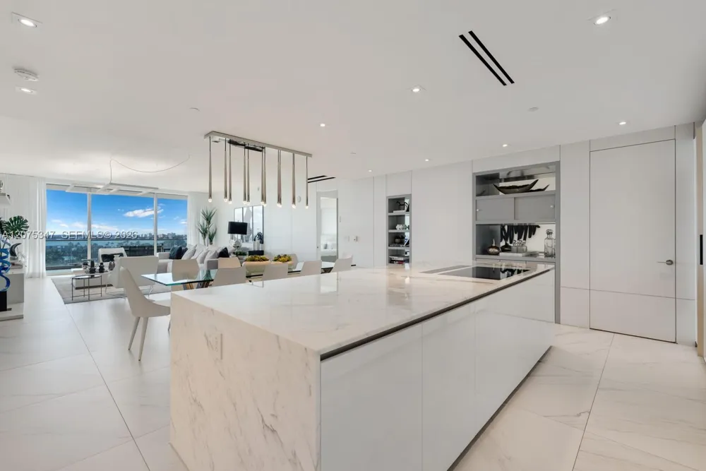10201 Collins Ave #907 Bal Harbour, FL 33154