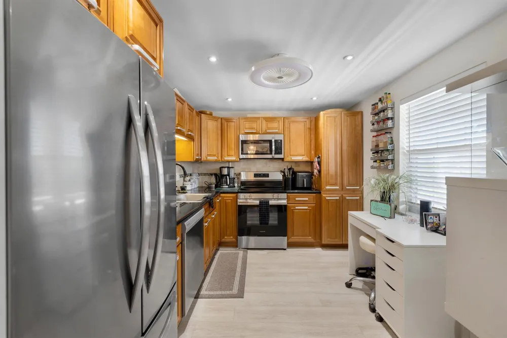 3960 Oaks Clubhouse Drive #504 Pompano Beach, FL 33069